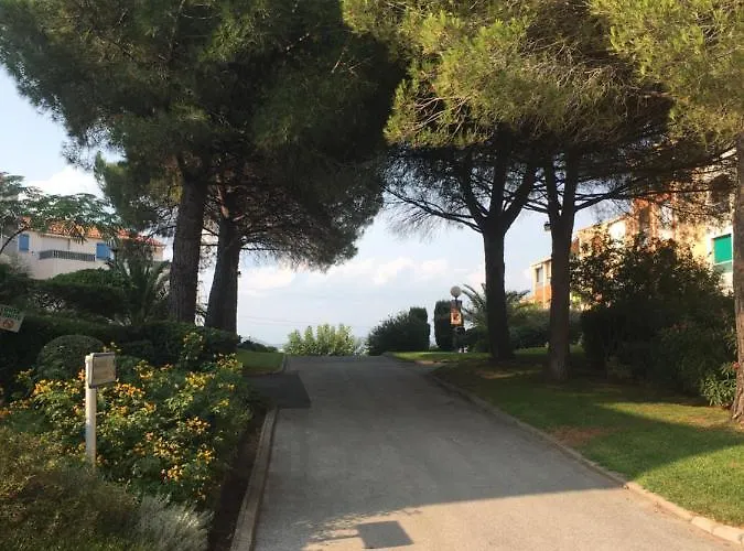 T2 Lagon Bleu * Fréjus